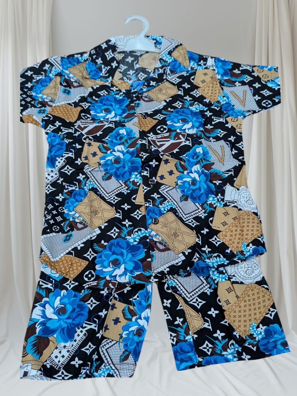 "Boys' 2-Piece Baba Suit – African Ankara Style with Blue Roses"
